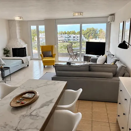 Sea Breeze Apartment