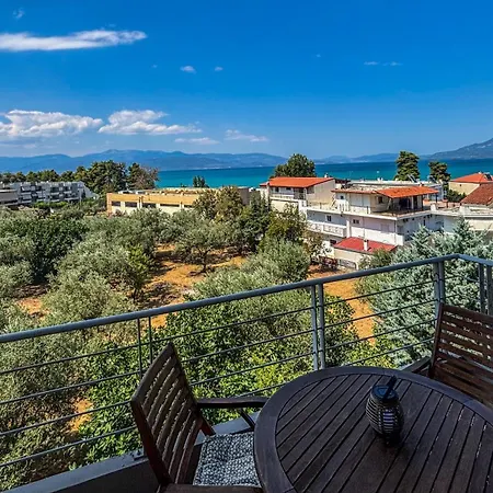 Sea Breeze Apartment *